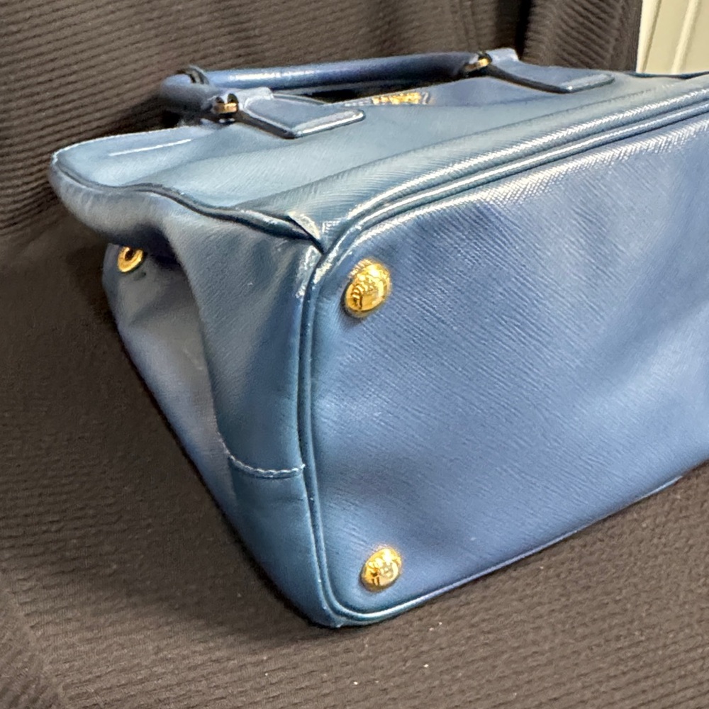 Prada Blue Saffiano Leather Women's Bag - Picture 3 of 16